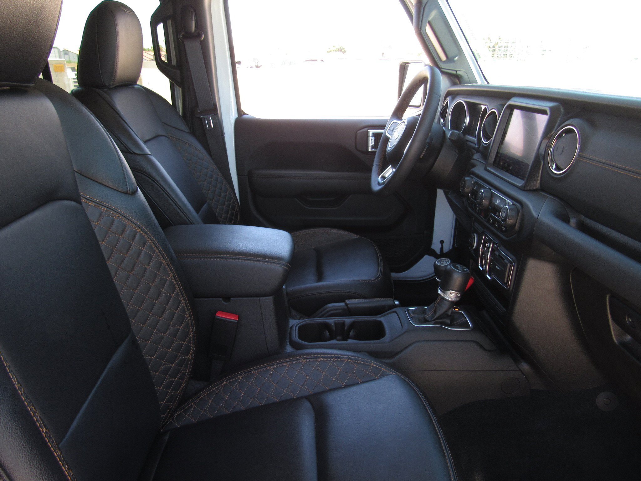 Used 2023 Jeep Wrangler Unlimited Sahara AWD/4WD image 8