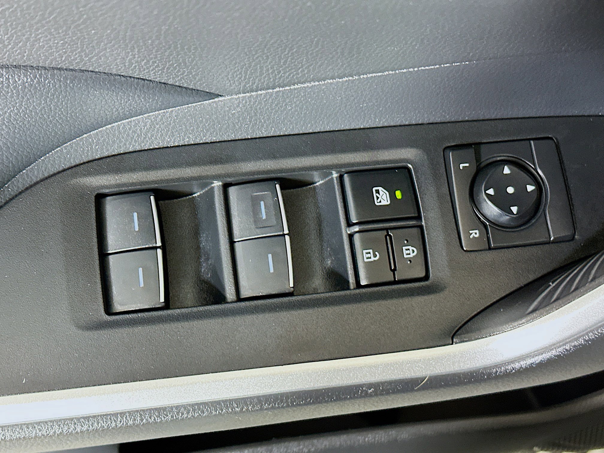 Used 2023 Toyota RAV4 SE AWD/4WD image 14