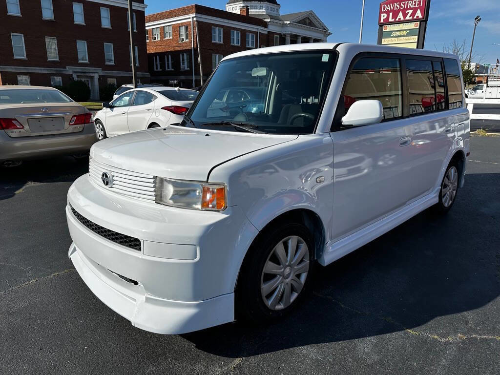 Used 2005 Scion xB FWD image 3