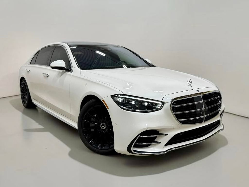 Used 2022 Mercedes-Benz S 500 4MATIC w/ AMG Line Package image 3