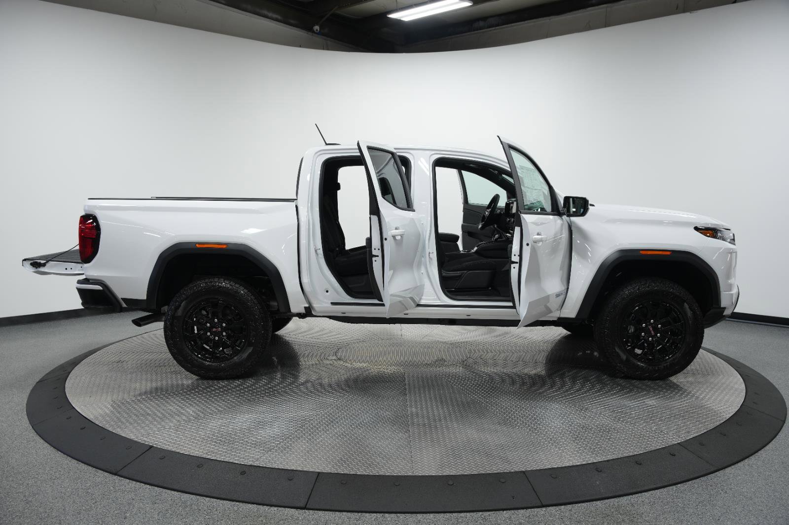 New 2026 GMC Canyon Elevation image 10