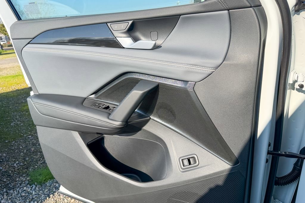 New 2026 Volkswagen Tiguan SEL R-Line image 14