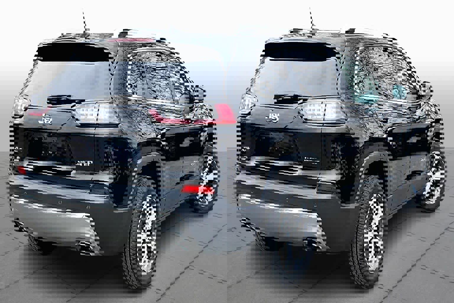 Used 2019 Jeep Cherokee Limited image 13