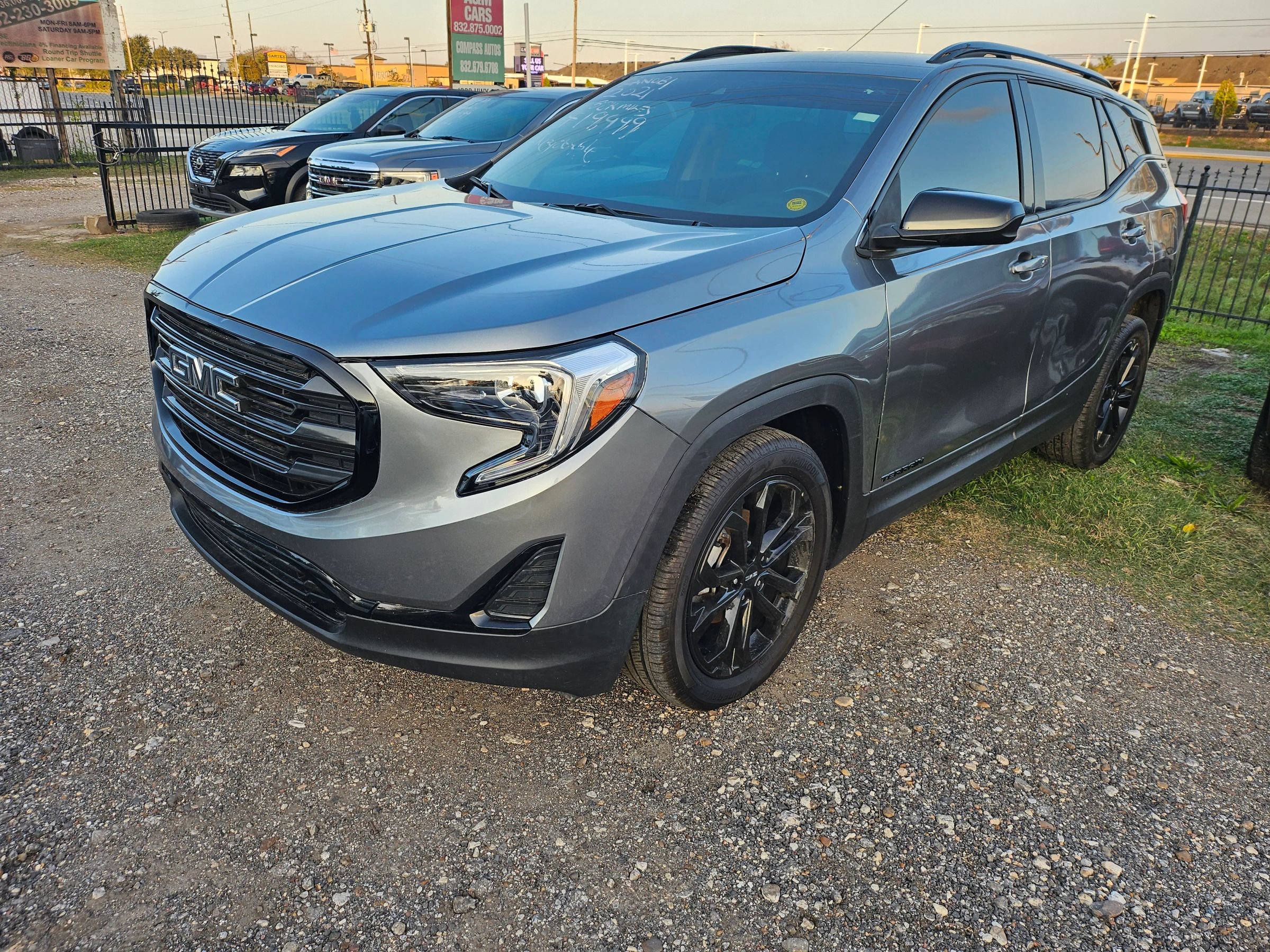 Used 2021 GMC Terrain SLE w/ Driver Convenience Package FWD image 1