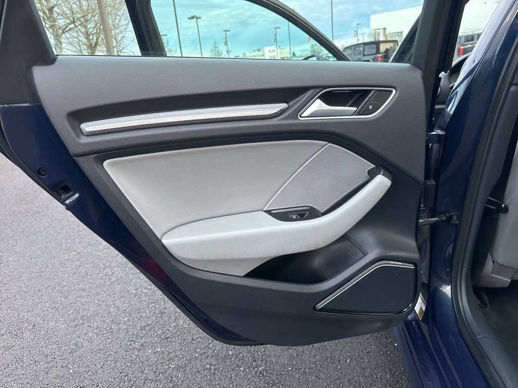 Used 2017 Audi A3 e-tron Prestige image 17