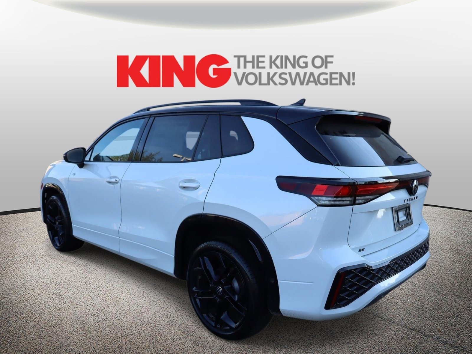 New 2026 Volkswagen Tiguan SE R-Line AWD/4WD image 5