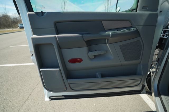 Used 2007 Dodge Ram 1500 Truck ST w/ SXT Group image 13