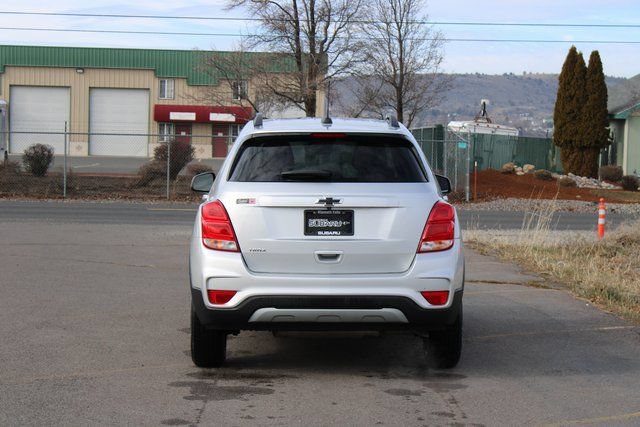 Used 2022 Chevrolet Trax LT w/ LT Convenience Package FWD image 5