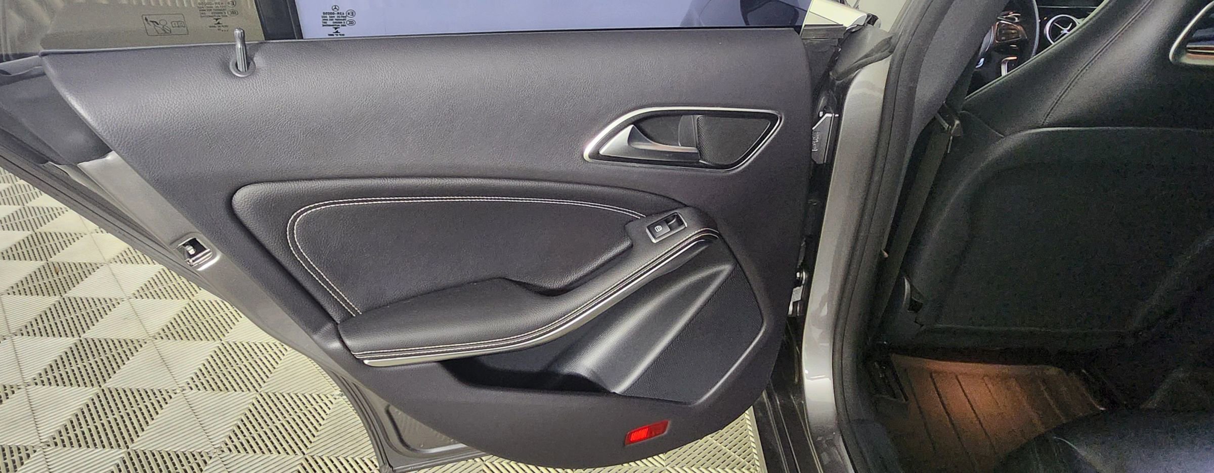 Used 2015 Mercedes-Benz CLA 250 4MATIC image 13