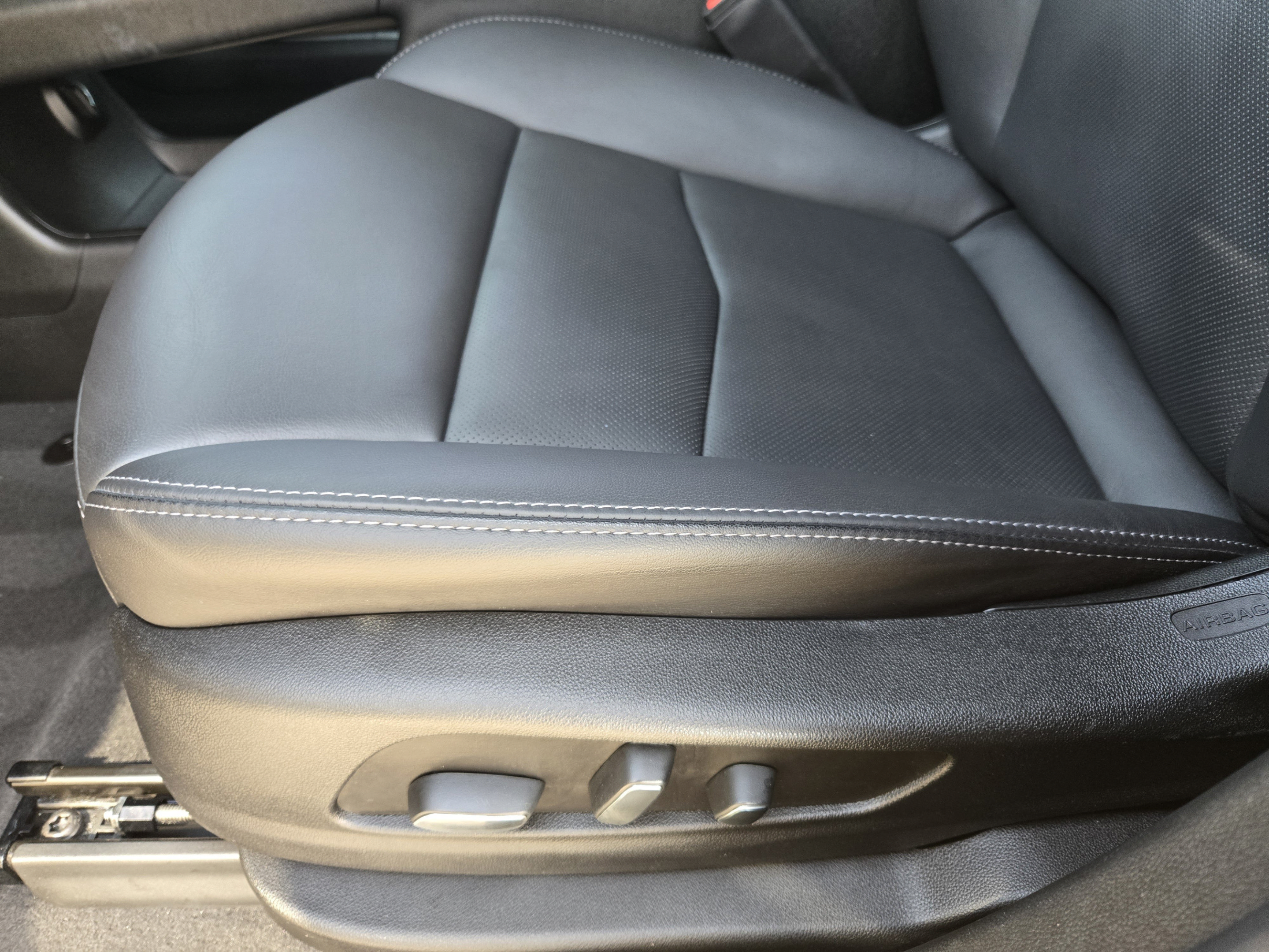 Used 2023 Cadillac XT5 Premium Luxury w/ Technology Package FWD image 21