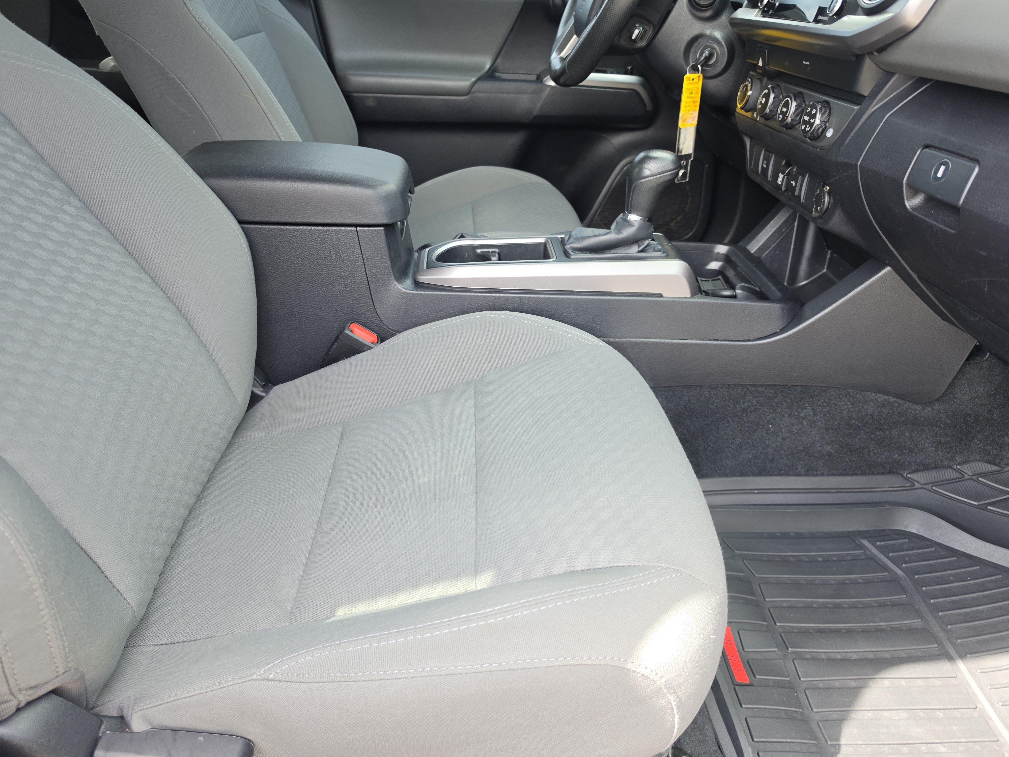 Certified 2020 Toyota Tacoma SR5 AWD/4WD image 12