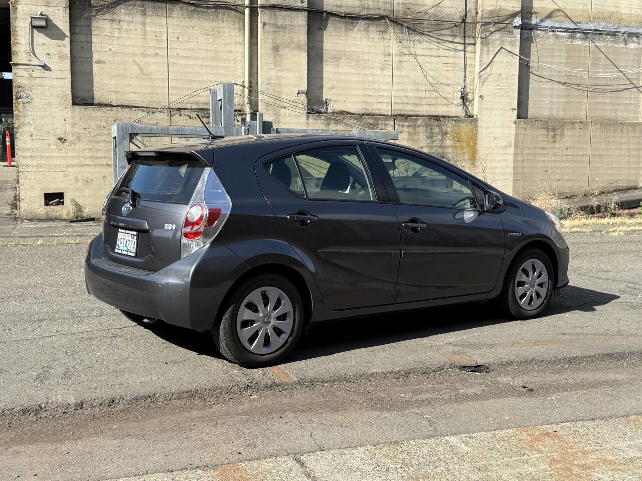 Used 2014 Toyota Prius C Three image 17