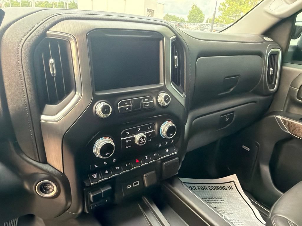 Used 2022 GMC Sierra 3500 Denali AWD/4WD image 13