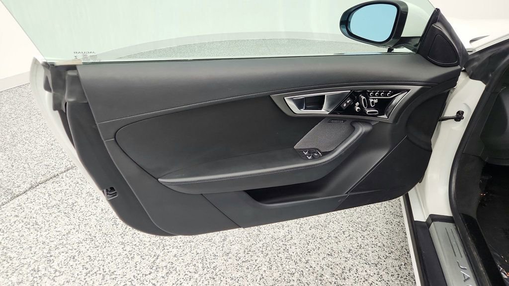 Used 2016 Jaguar F-TYPE S image 11