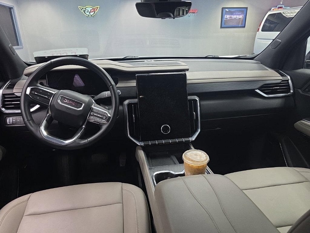 Certified 2026 GMC Acadia Elevation w/ Elevation Premium Package FWD image 16