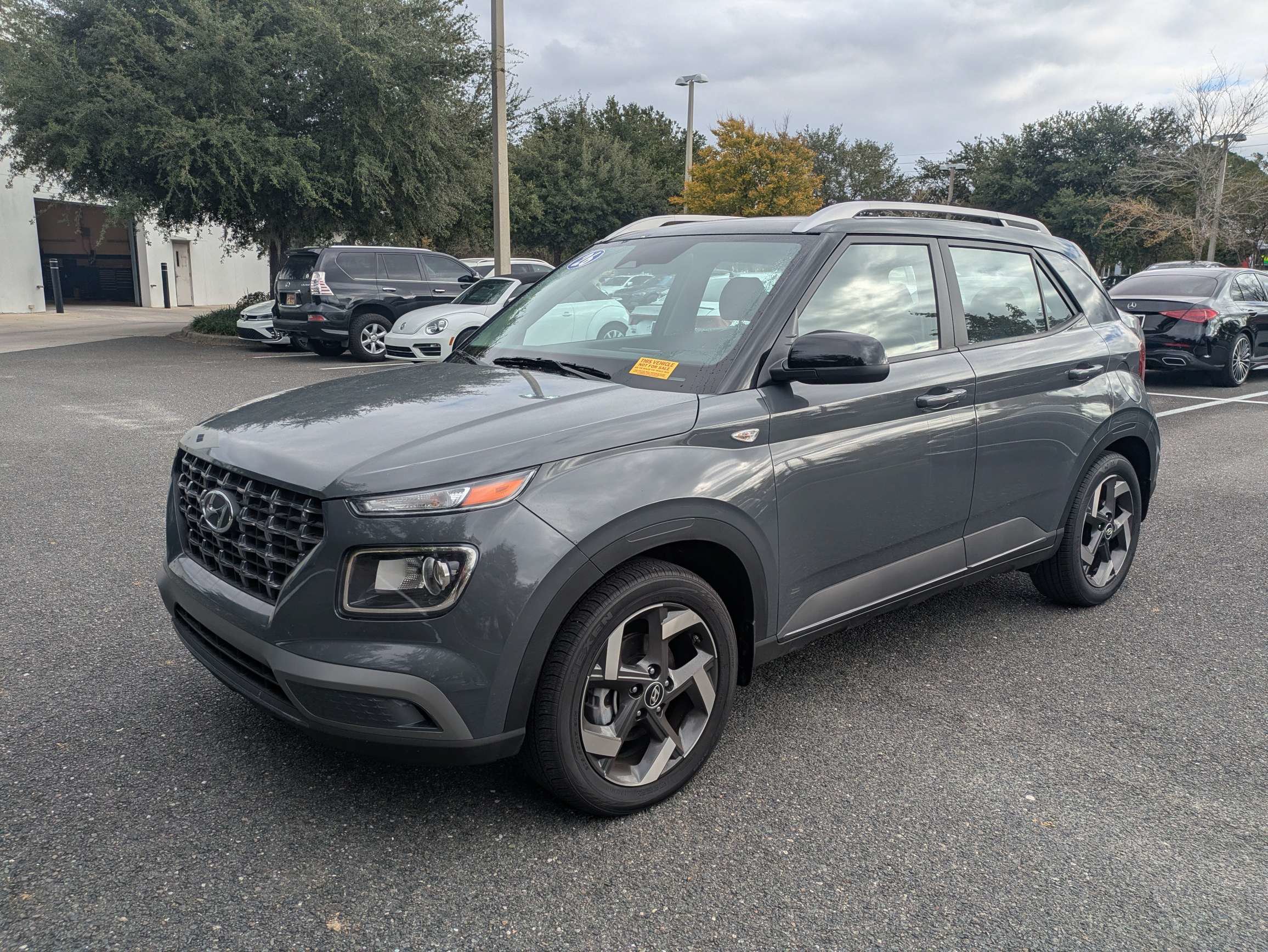 Used 2026 Hyundai Venue SEL FWD image 7