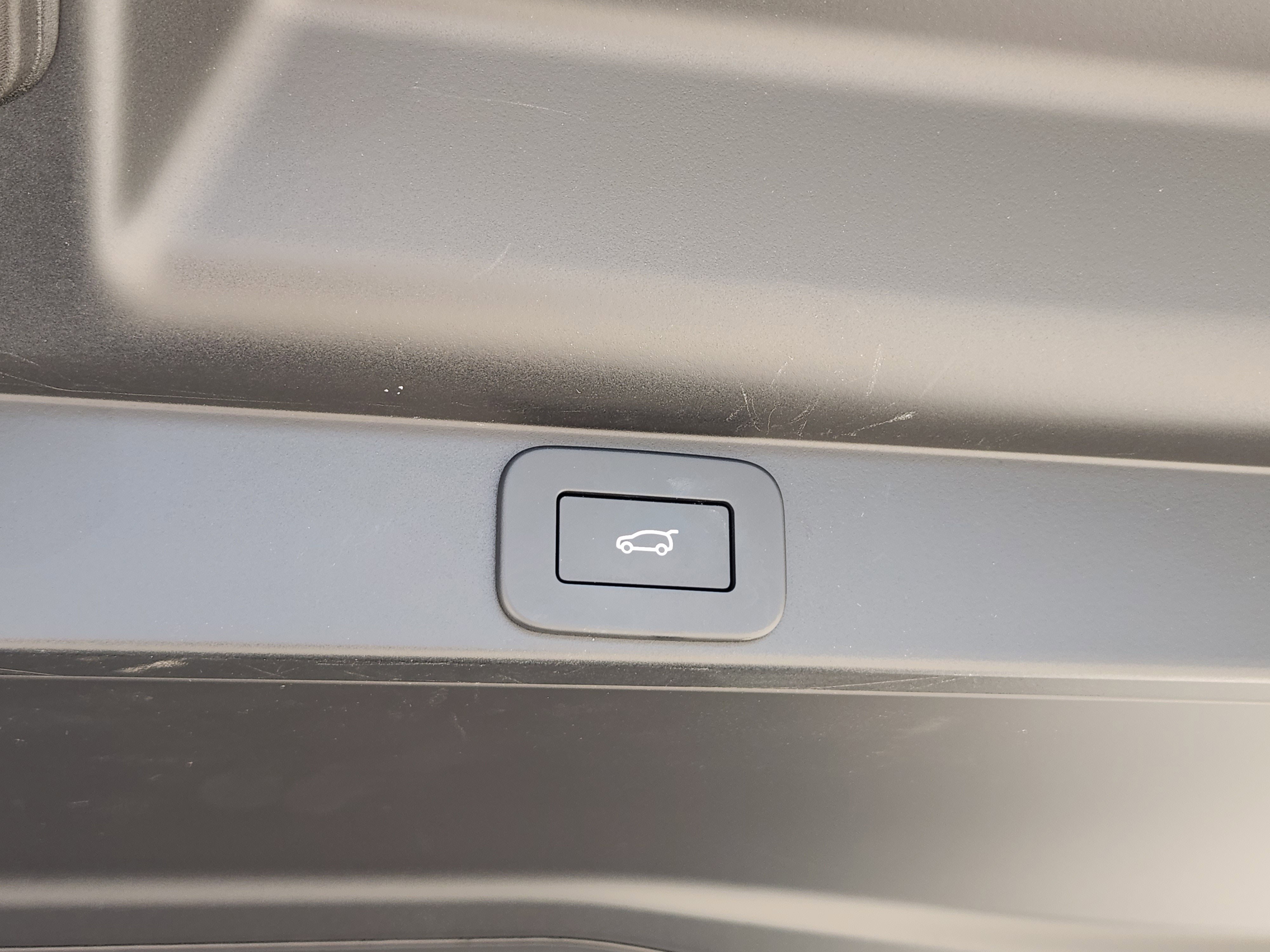 Certified 2023 Land Rover Range Rover SE image 36