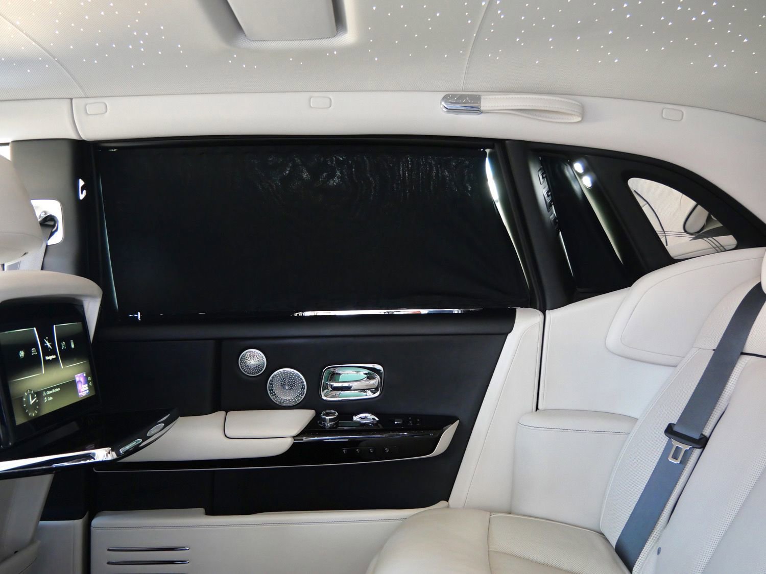 Certified 2024 Rolls-Royce Phantom Extended Wheelbase w/ The Phantom Package image 33