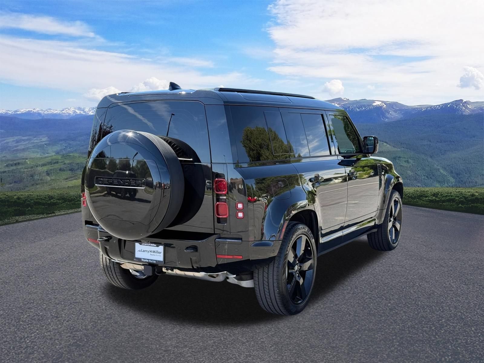 Used 2025 Land Rover Defender 110 X-Dynamic SE AWD/4WD image 5