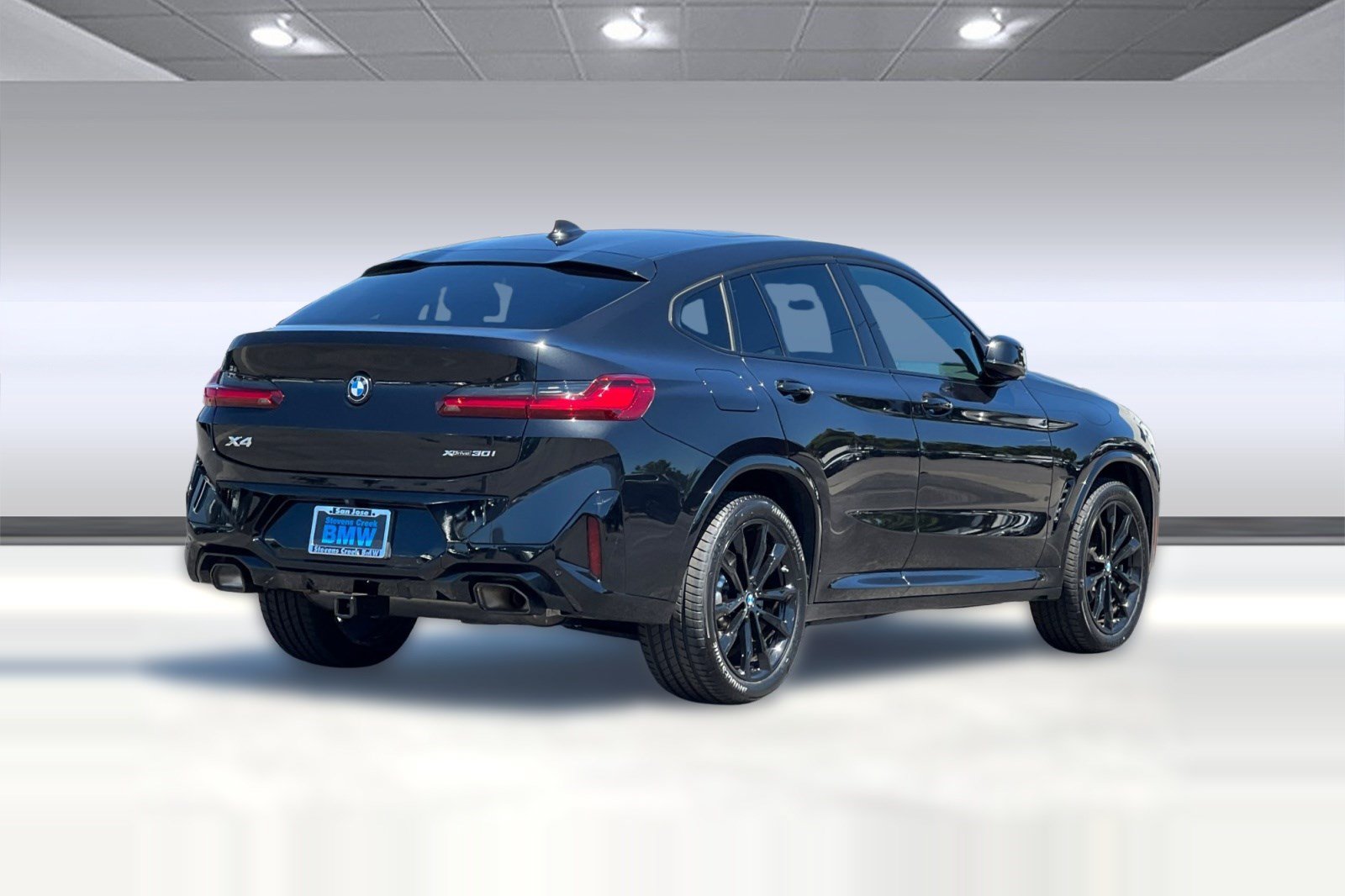 Used 2023 BMW X4 xDrive30i w/ M Sport Package AWD/4WD image 9