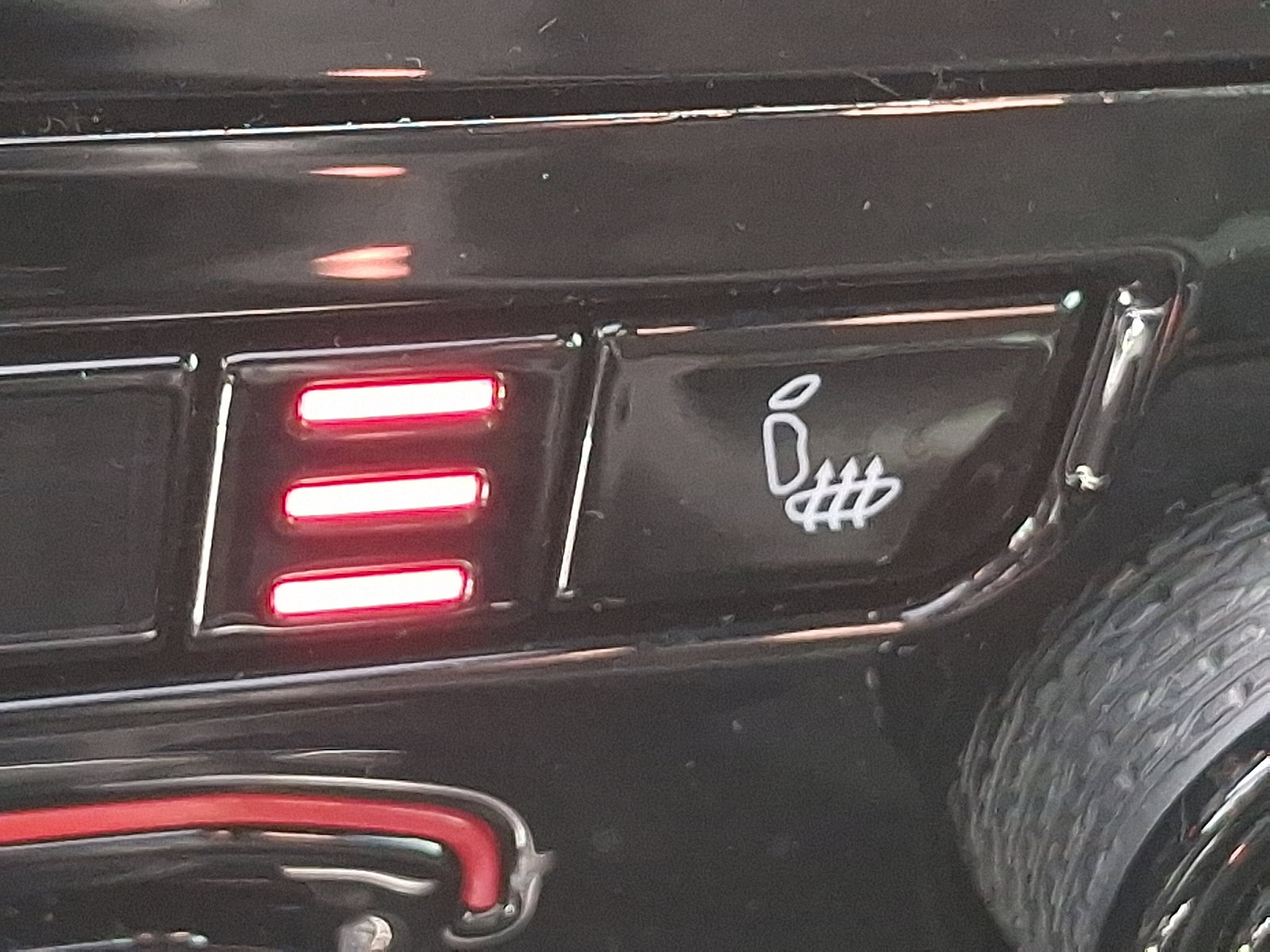 Used 2022 Jeep Grand Cherokee L Laredo image 28