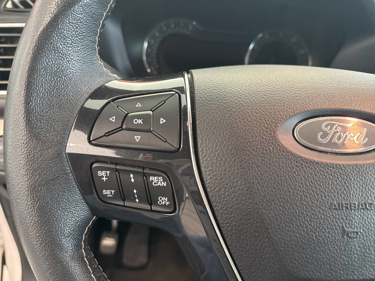 Used 2018 Ford Explorer Platinum AWD/4WD image 27