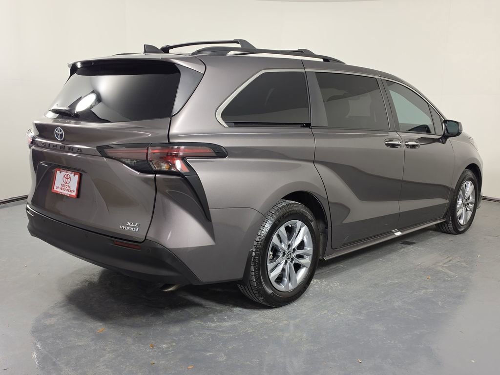 Certified 2024 Toyota Sienna XLE w/ XLE Plus Package FWD image 6