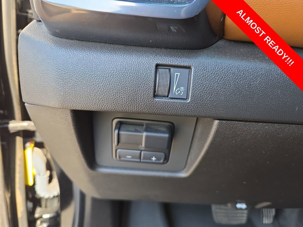 Used 2023 GMC Canyon AT4 w/ Technology Package AWD/4WD image 15