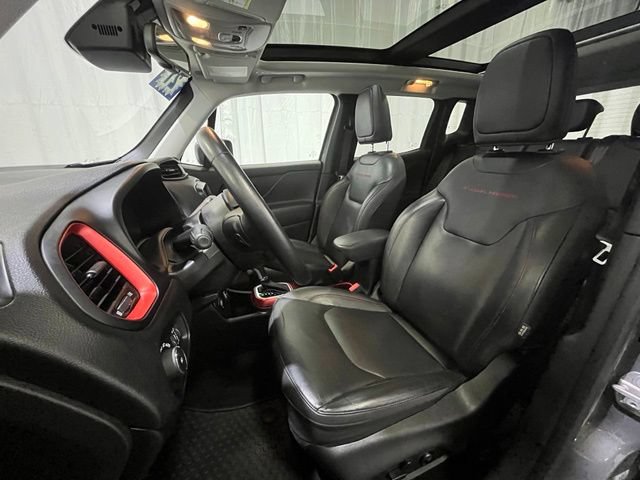 Used 2021 Jeep Renegade Trailhawk w/ Sun & Sound Group AWD/4WD image 9