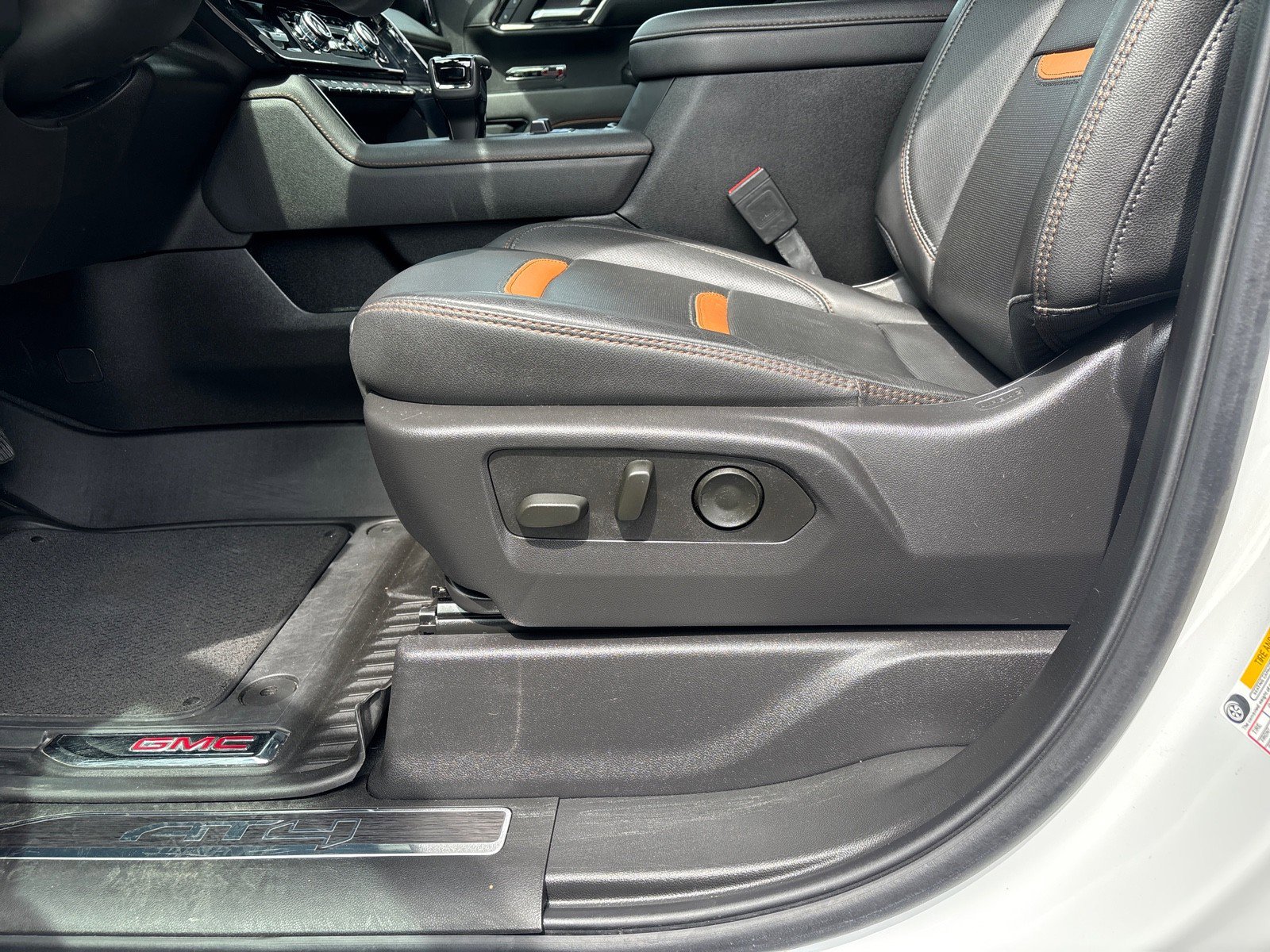 Certified 2024 GMC Sierra 1500 AT4 w/ AT4 Premium Package image 13