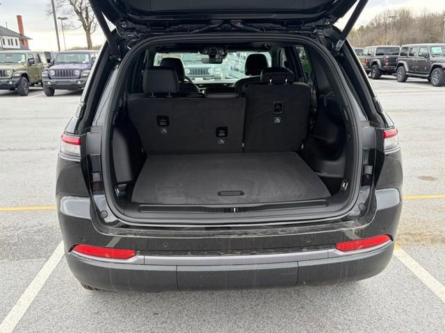 New 2026 Jeep Grand Cherokee Altitude image 7