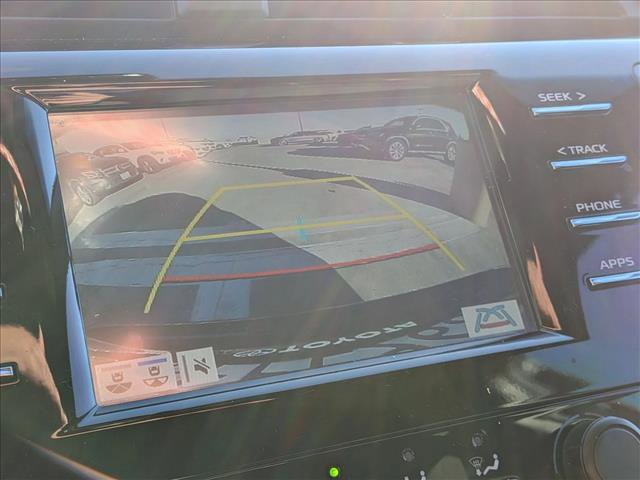 Used 2018 Toyota Camry LE image 13