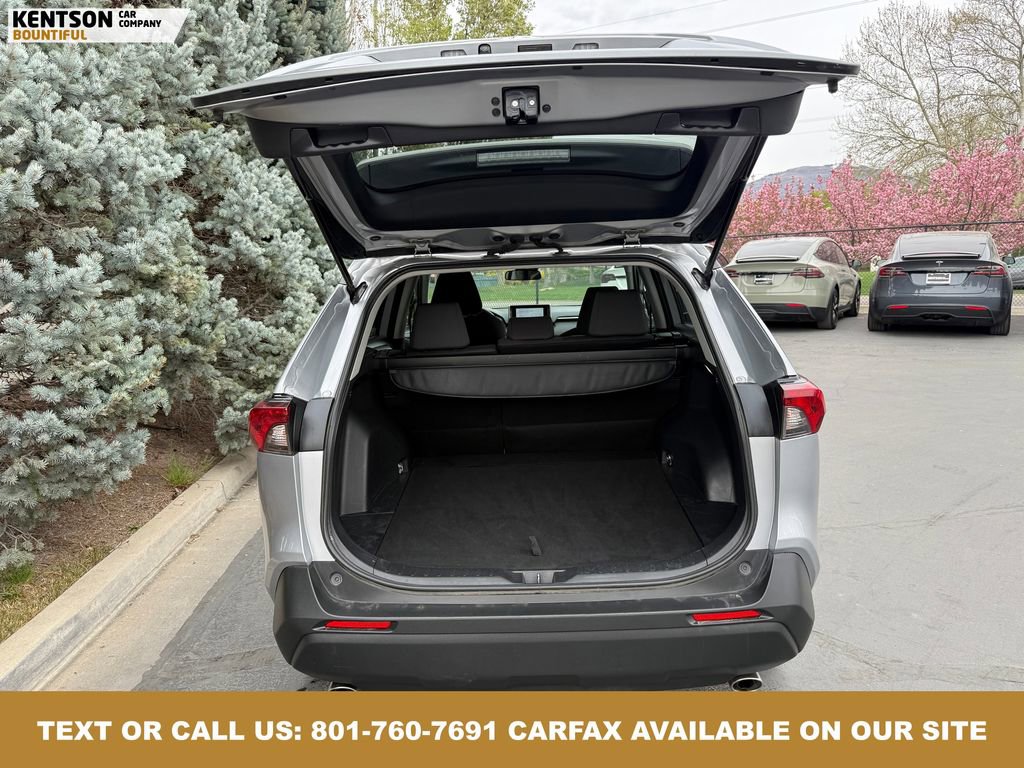 Used 2025 Toyota RAV4 XLE image 33
