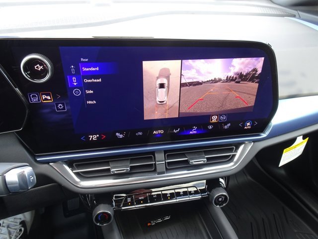 New 2026 Chevrolet Equinox EV LT w/ LPO, Blackout Package image 10