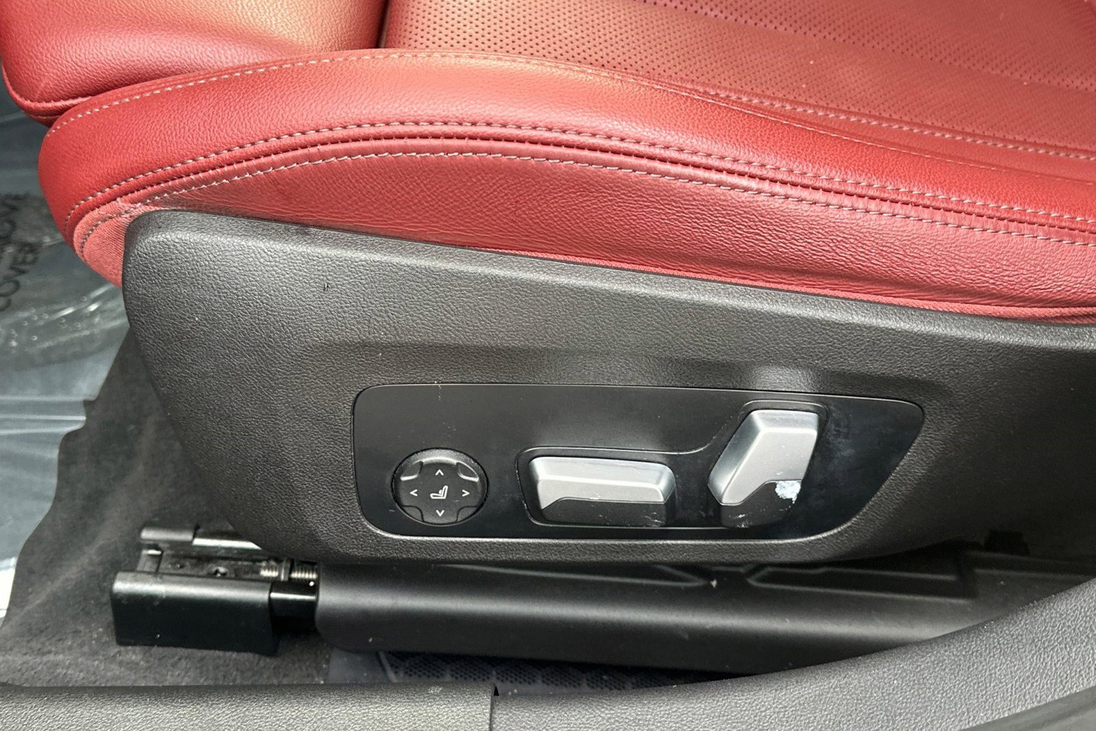 Used 2023 BMW 330e w/ Convenience Package image 16