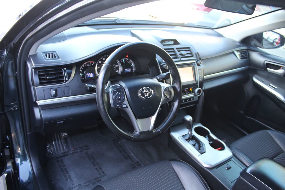 Used 2013 Toyota Camry SE FWD image 16