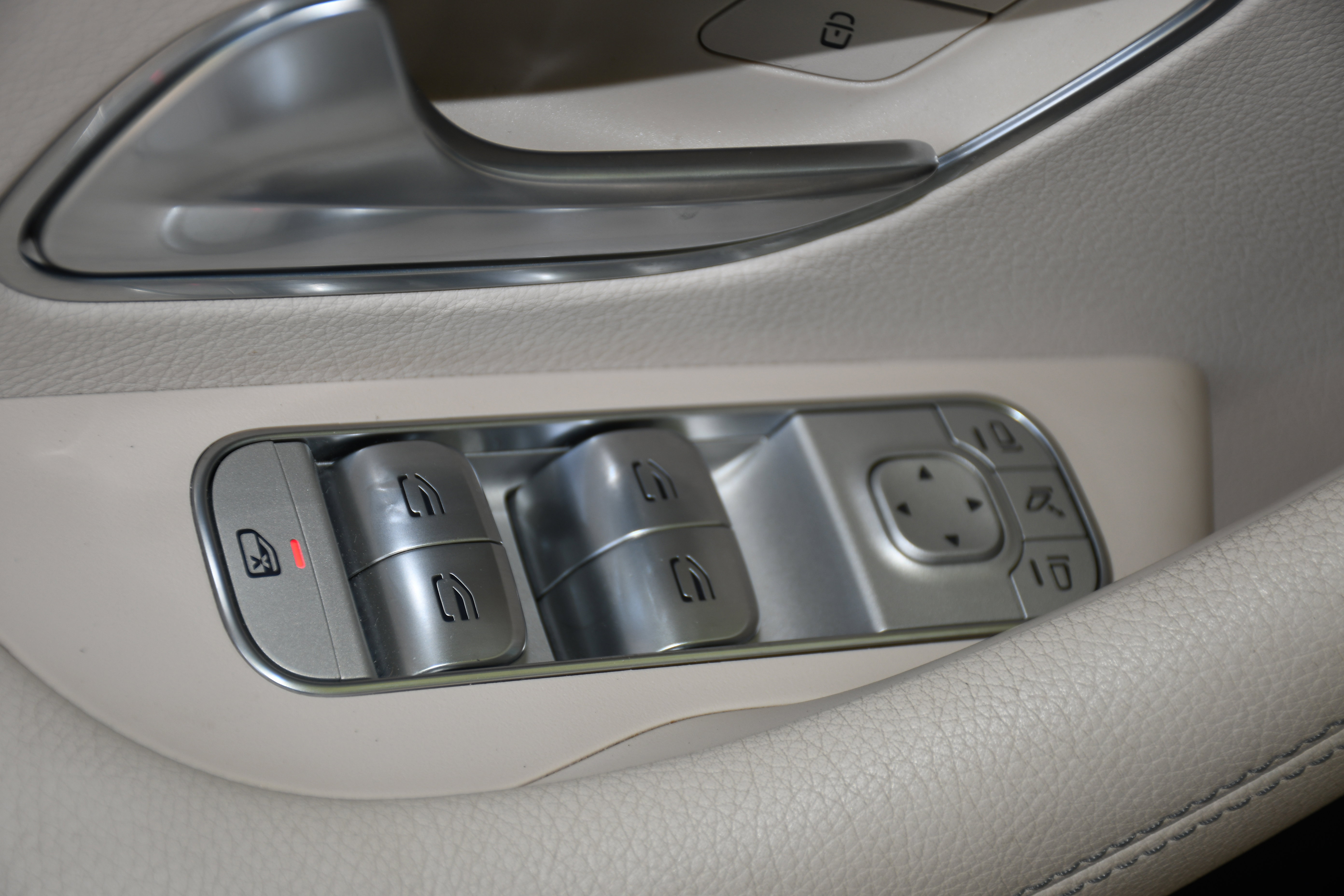 Used 2024 Mercedes-Benz GLE 450 4MATIC image 12