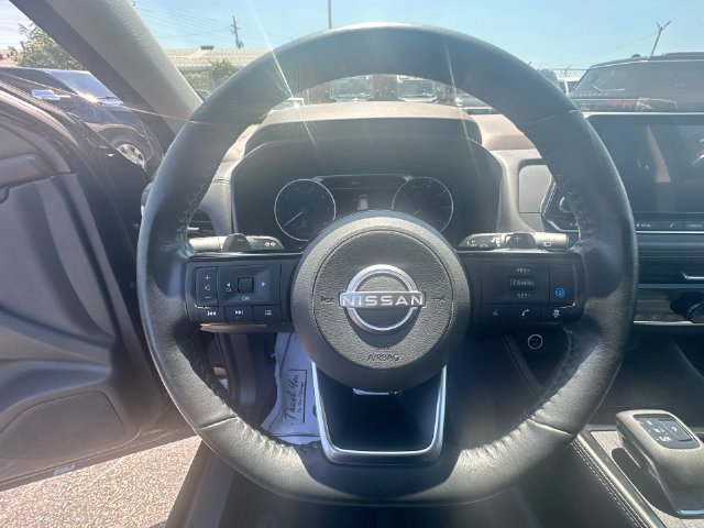 Used 2023 Nissan Rogue SL AWD/4WD image 16