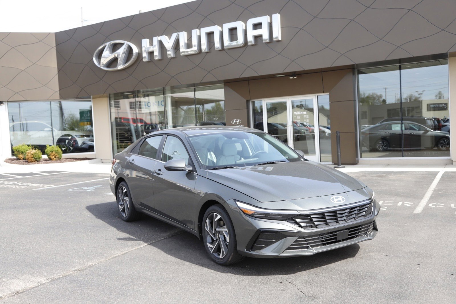 New 2026 Hyundai Elantra Limited FWD image 1