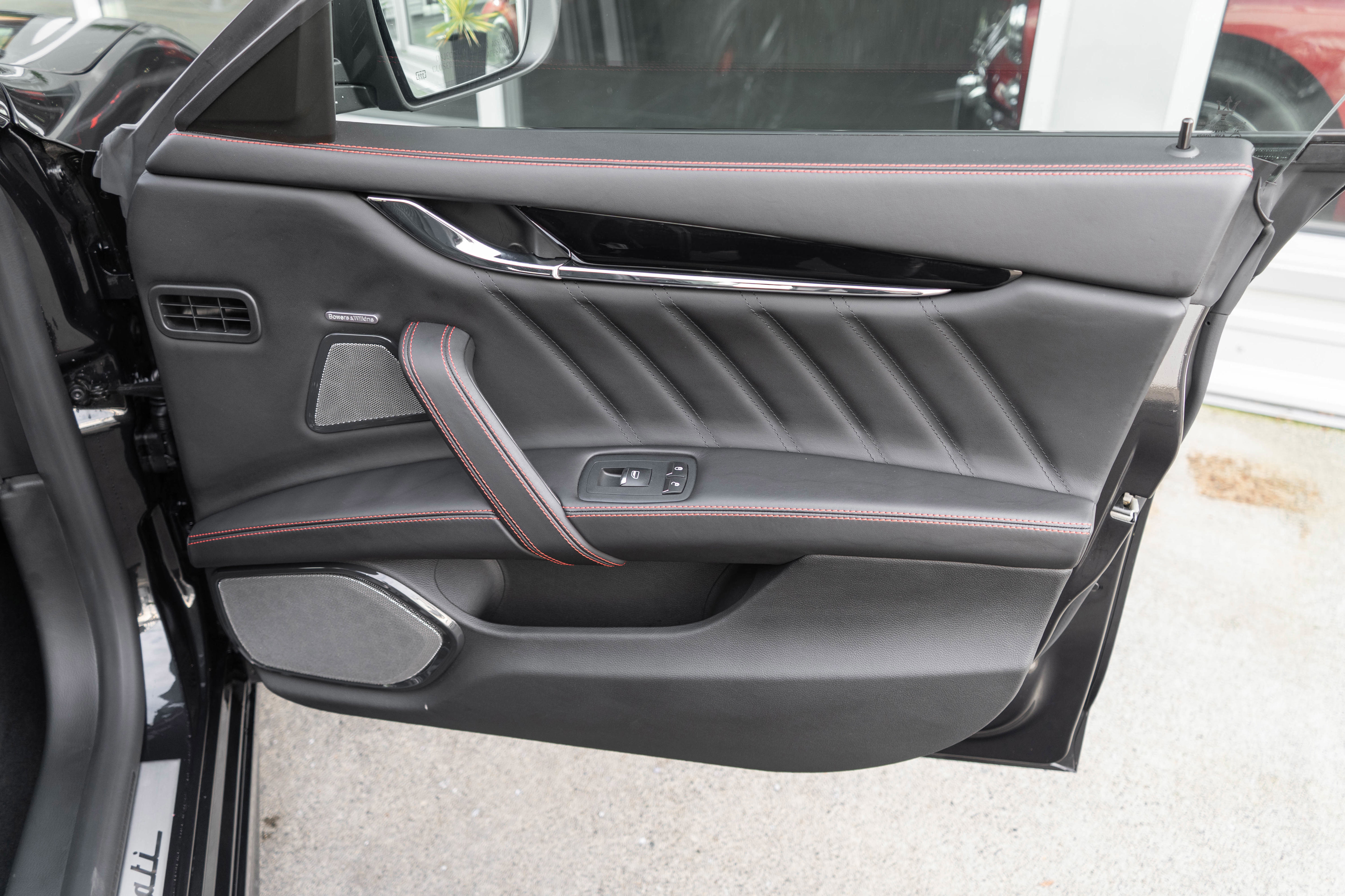 Used 2021 Maserati Quattroporte Trofeo image 28