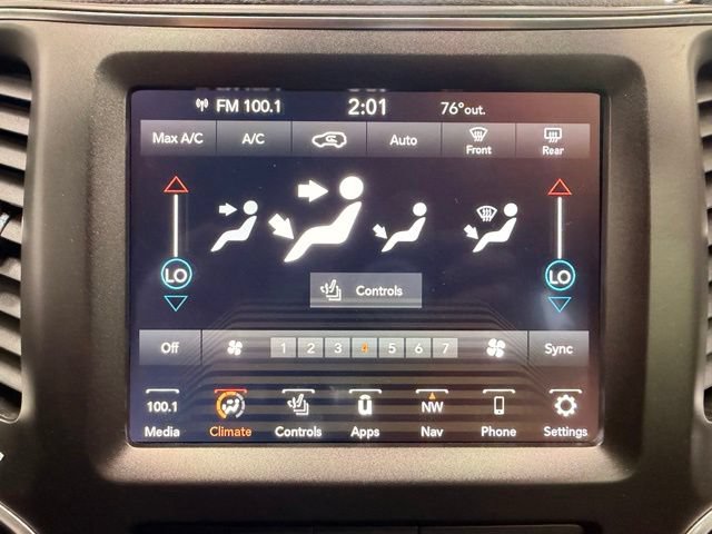 Used 2020 Jeep Cherokee Trailhawk w/ Comfort & Convenience Group AWD/4WD image 43