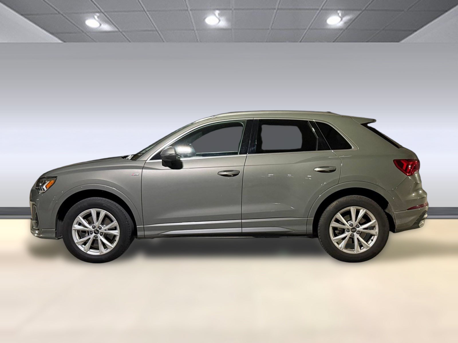 Certified 2025 Audi Q3 2.0T Premium w/ Convenience Package AWD/4WD image 2