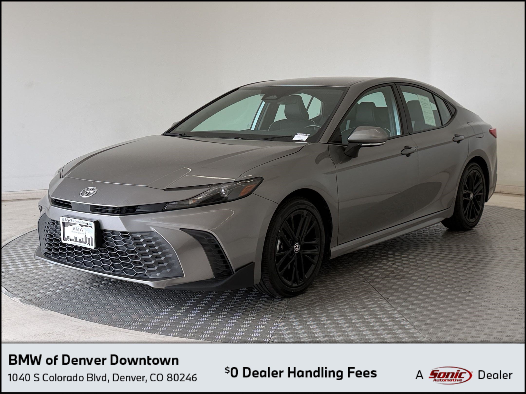 Used 2025 Toyota Camry SE FWD image 1