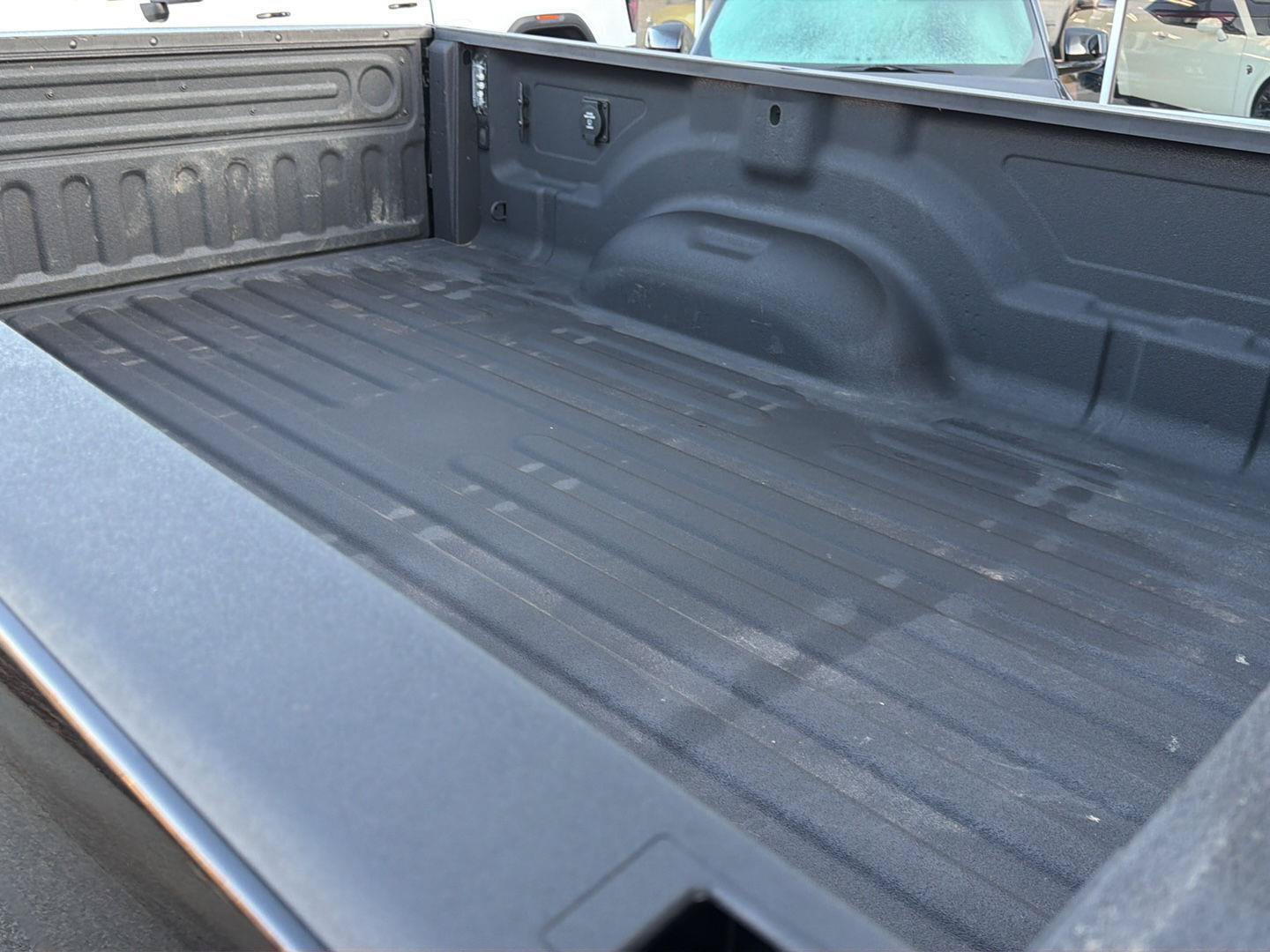 Used 2024 RAM 3500 Limited AWD/4WD image 11