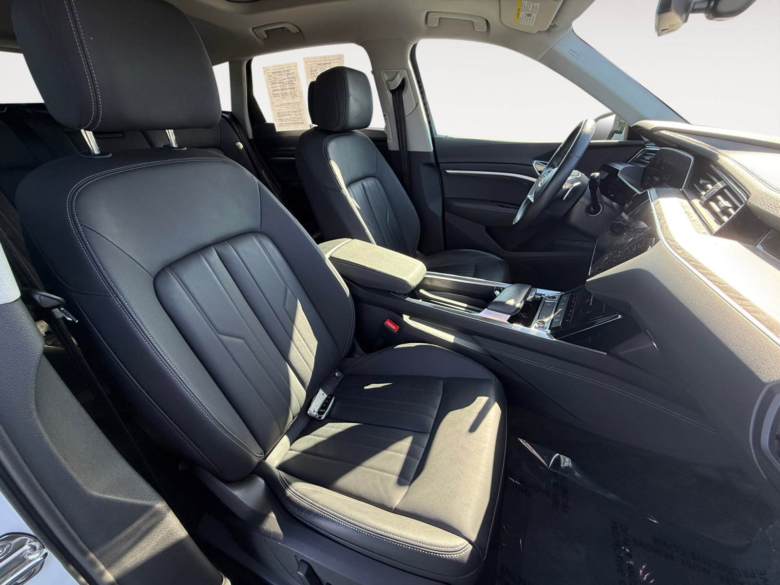 Used 2021 Audi e-tron Premium w/ Convenience Plus Package image 19