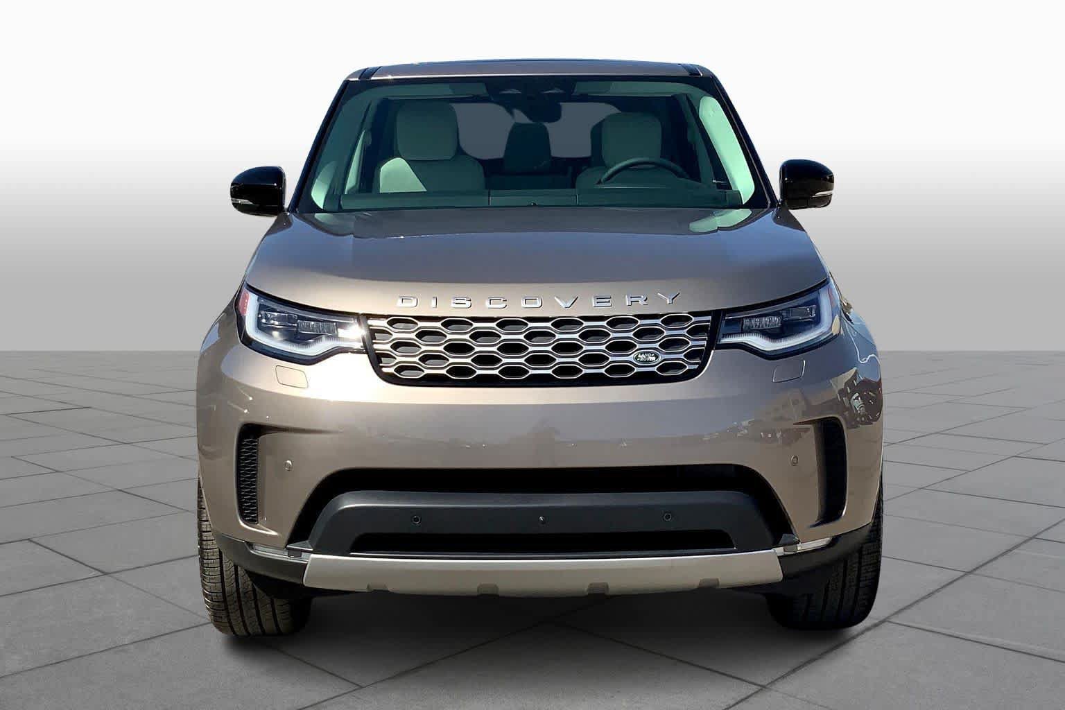 Used 2025 Land Rover Discovery S AWD/4WD image 3