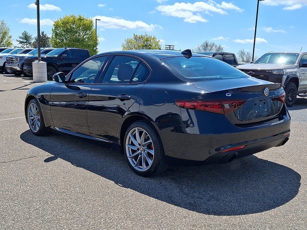 Used 2023 Alfa Romeo Giulia Sprint AWD/4WD image 7