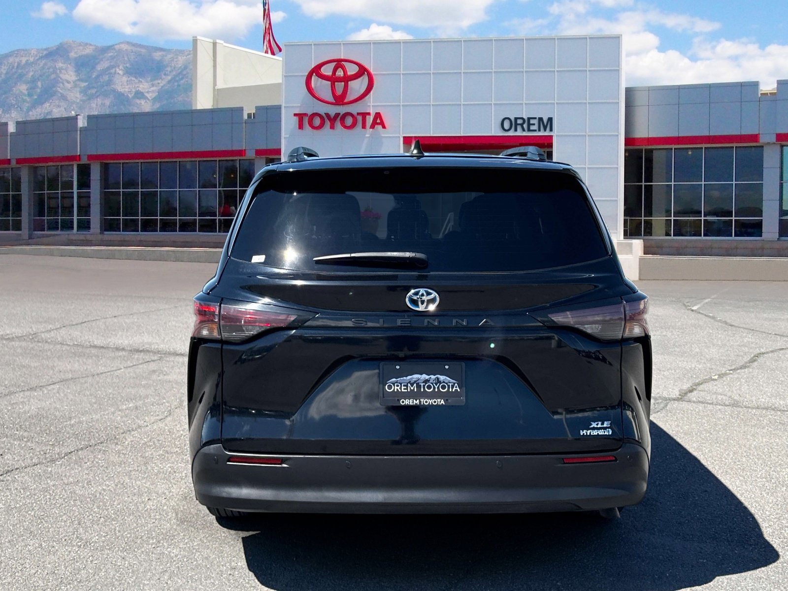 Used 2024 Toyota Sienna XLE FWD image 4
