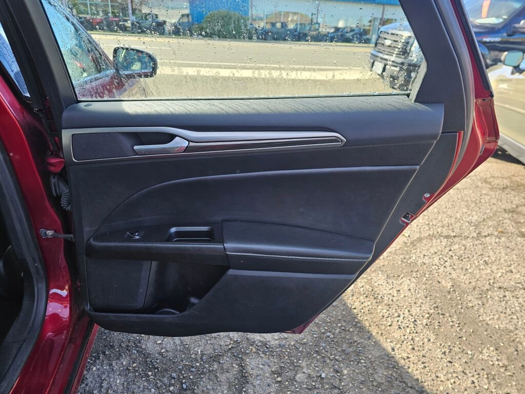 Used 2019 Ford Fusion SEL image 14