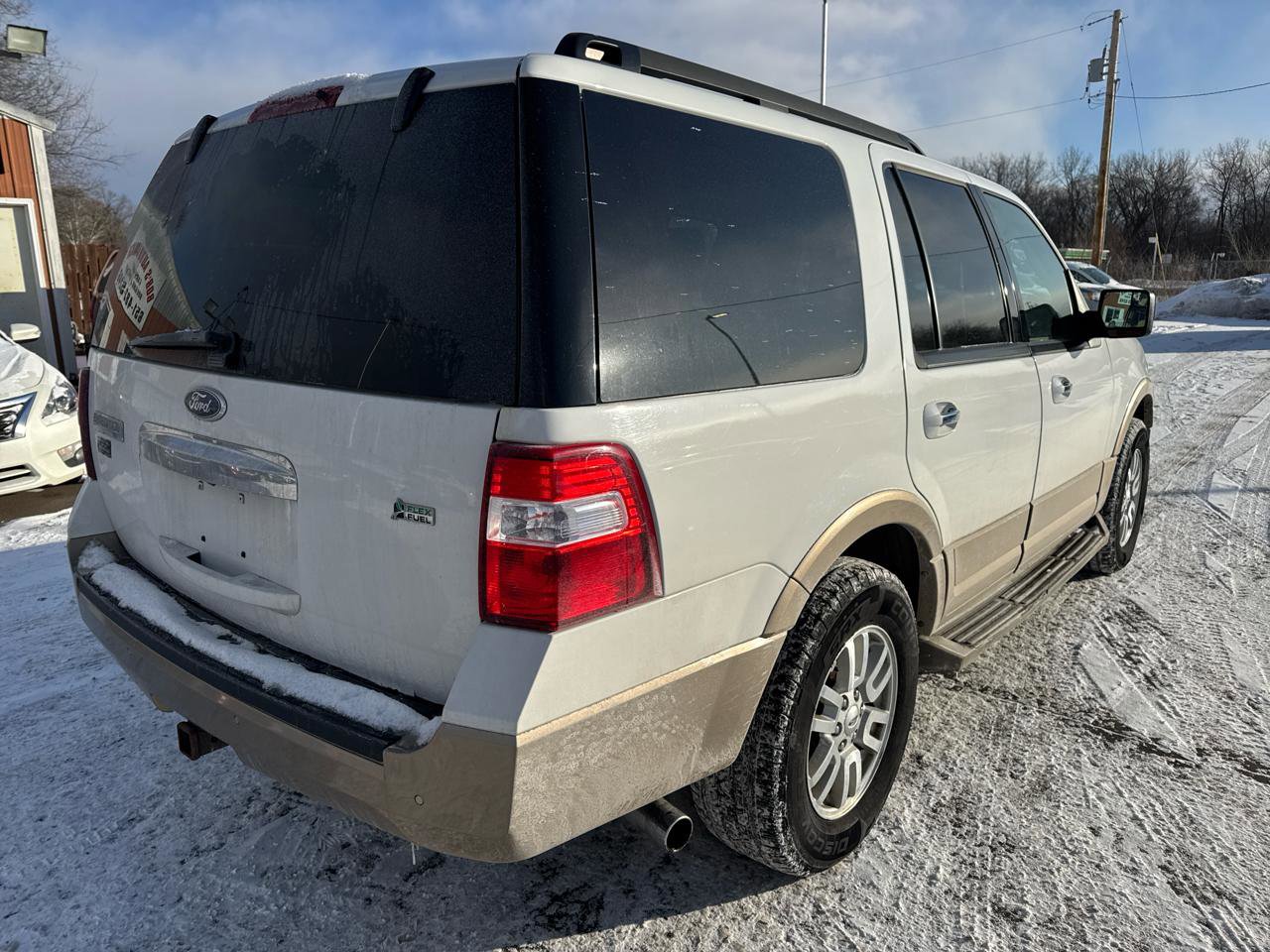 Used 2014 Ford Expedition XLT w/ Equipment Group 202A AWD/4WD image 5